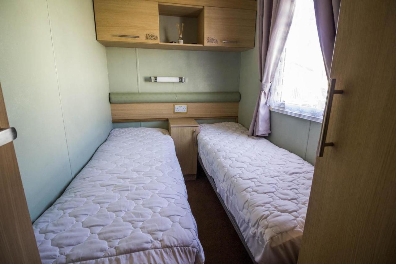 Lovely Caravan With Wifi At Broadland Sands In Suffolk Ref 20035Bs Ξενοδοχείο Hopton on Sea Εξωτερικό φωτογραφία