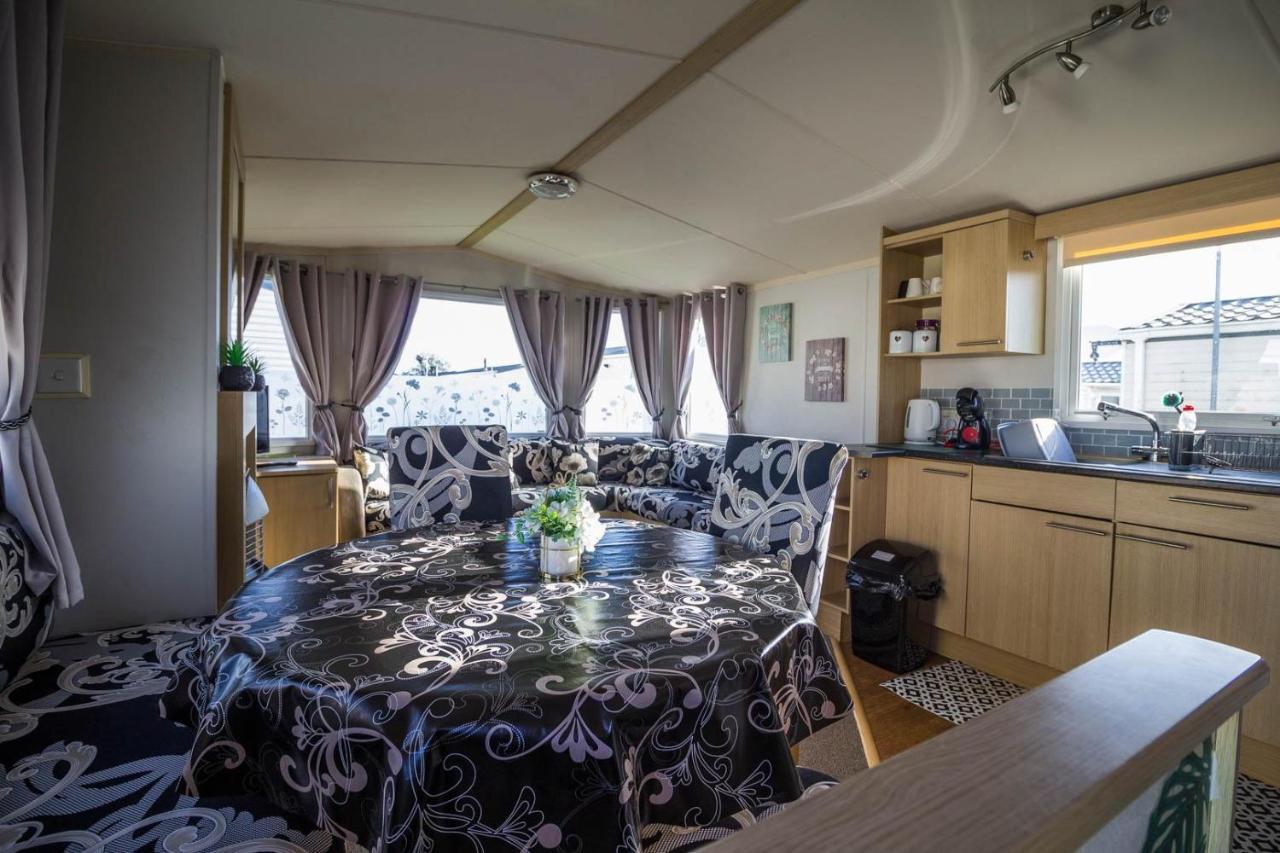 Lovely Caravan With Wifi At Broadland Sands In Suffolk Ref 20035Bs Ξενοδοχείο Hopton on Sea Εξωτερικό φωτογραφία